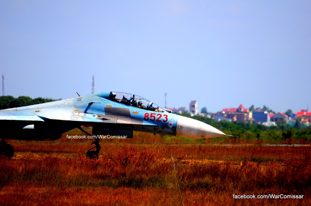 139754_340927883_SU-27UBK%208523%20VS%20VIET.jpg