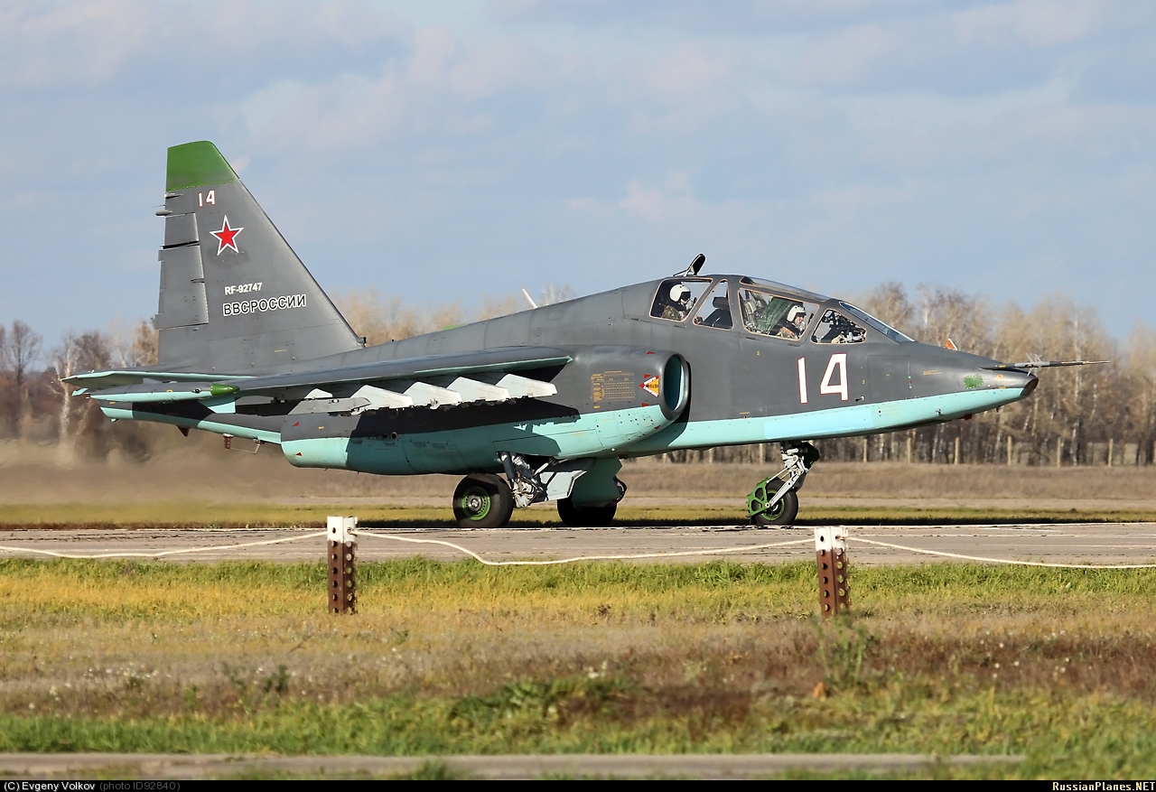 143473_112909244_01-01-01SU-25UB-K-Borisoglebsk-NOV2012.jpg