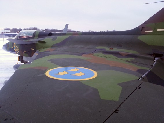 143473_112931221_01-01-01retro%20gripen6.jpg