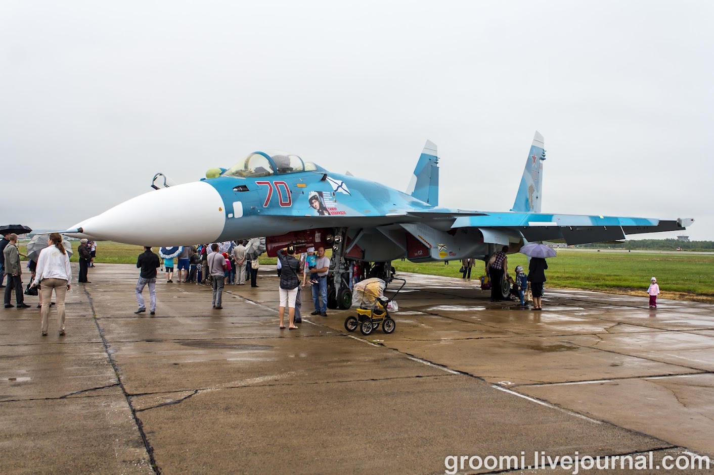 143473_122254860_SU-33-RED70-RUAF-AUG-2012-KOM.jpg