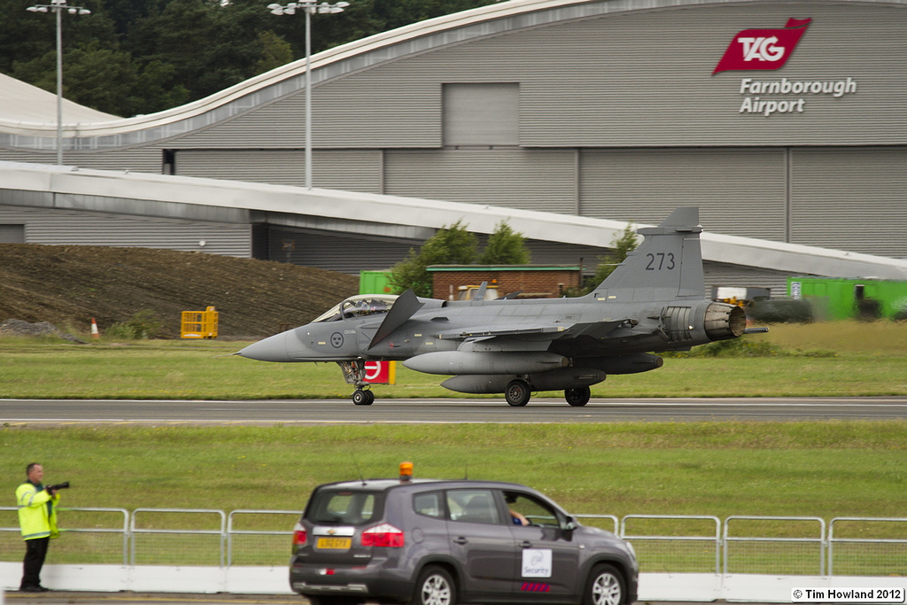 143473_70602128_01-01Farnborough%204-7-2012.jpg