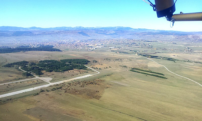 192952_60046667_Sjeni%C4%8Dki%20aerodrom