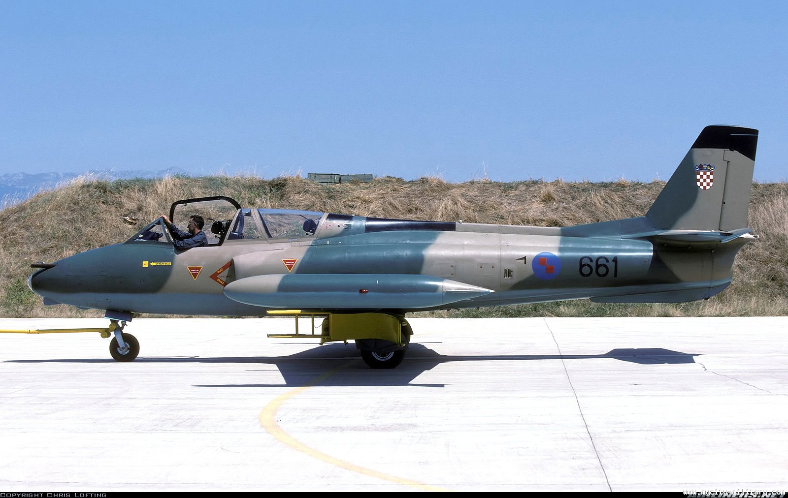 военный самолёт босния герцеговине. самолёт президента боснии и герцеговины. самолеты боснии и герцеговины. ввс югославии в 1999. G-2 galeb.