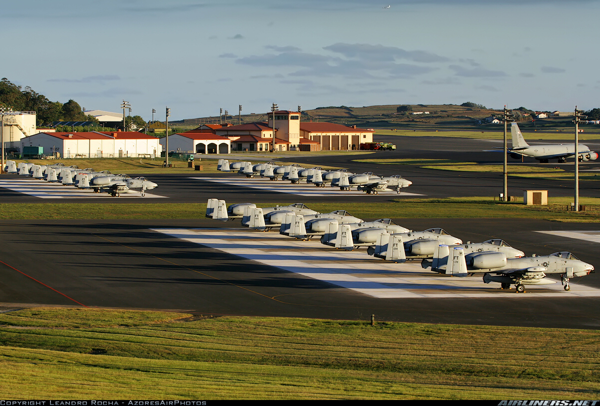 "военные базы сша на чужих территориях" 1972. Настоящую военную базу. Полевой лагерь нато. Военная база сша в техасе. Военная база в калахари.