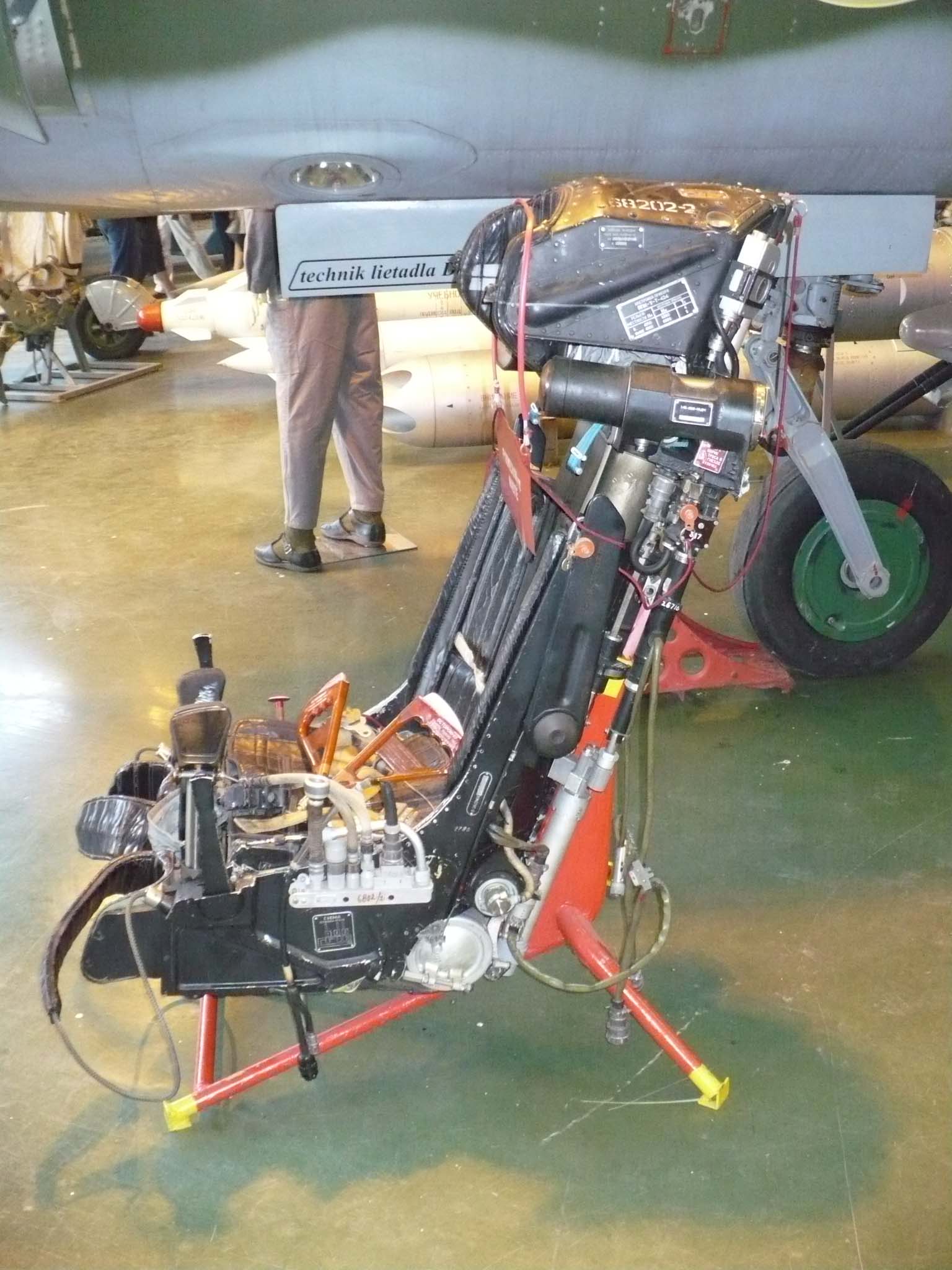 Катапультное кресло к-36