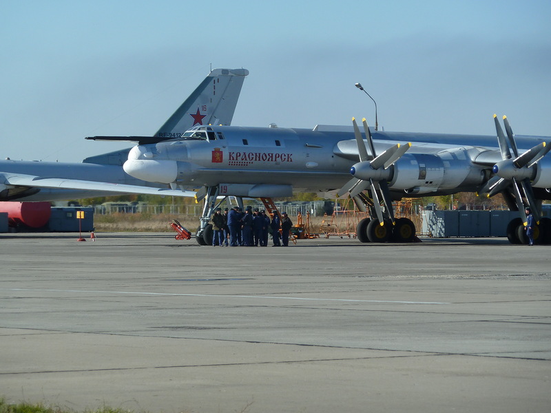 Ту 95 энгельс. Энгельс авиабаза дальней авиации. Ту-95мс Узин. Ту-95мс Энгельс. Ту-95мс Красноярск.