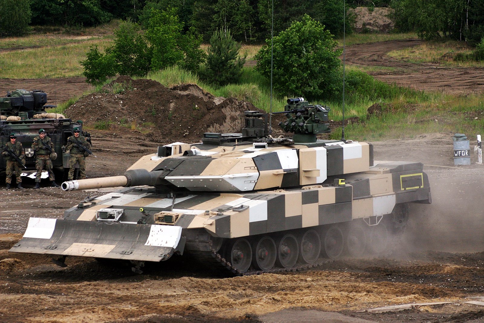 Немецкий леопард 2. Леопард 2а7. MBT Leopard 2a7. Танк Leopard 2a7+. Танки леопард 2.