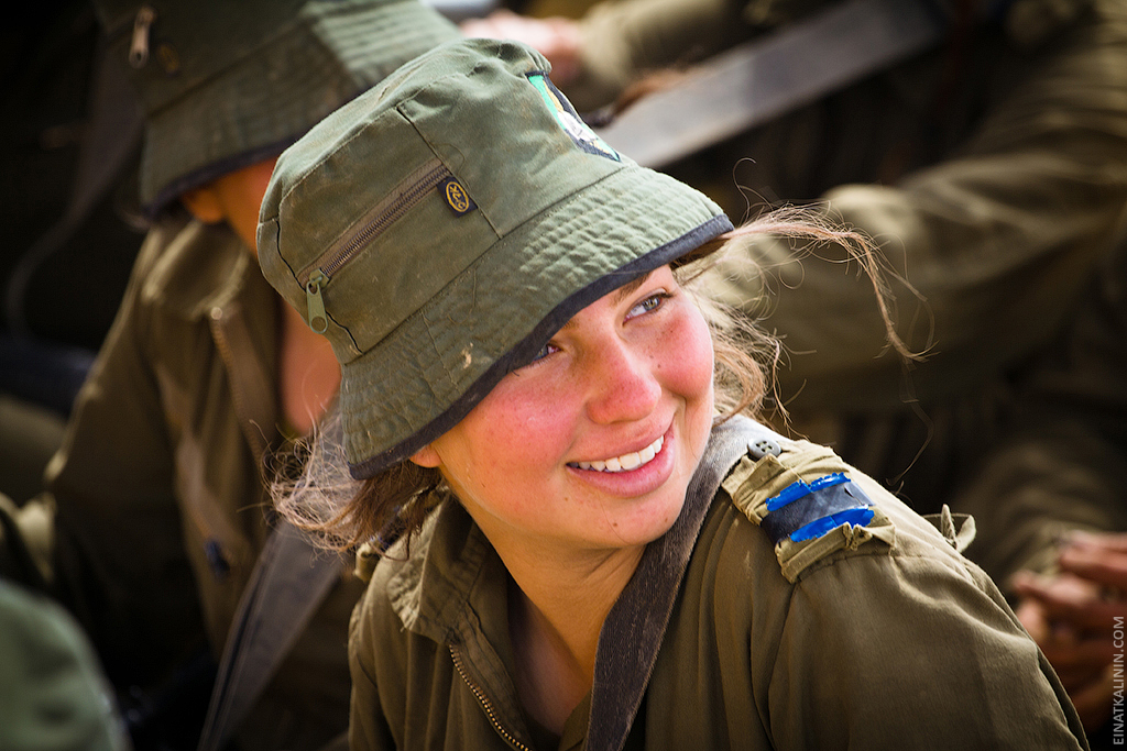 Фото девушки армии. Женщина танкист. Израильская армия танкисты.