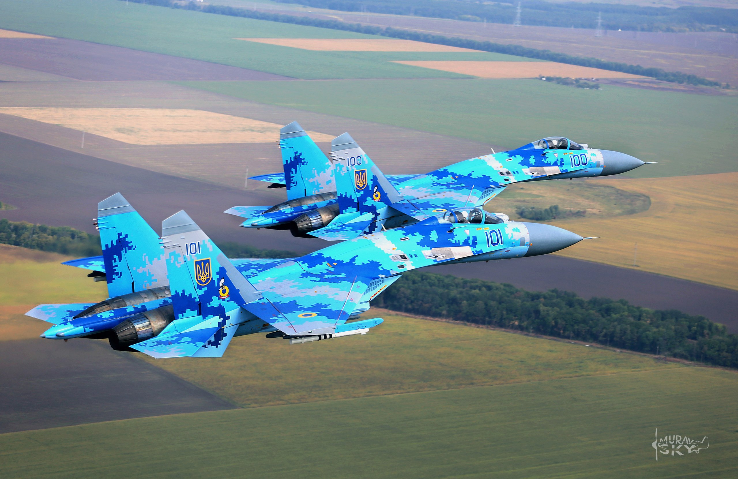Ввс украины. Су-27 ВВС Украины. Су27 самолет Украина. Какой Китай йть голубой истребитель.