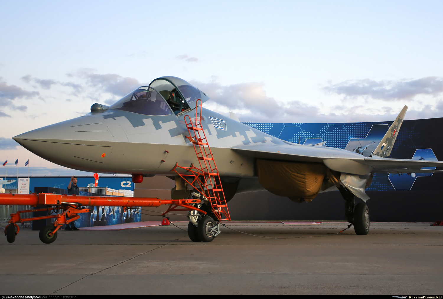 Истребители 2021. Су-57 реактивный самолёт. Су-57 057. Истребитель пятого поколения Су-57э. Су-57 Макс 2019.