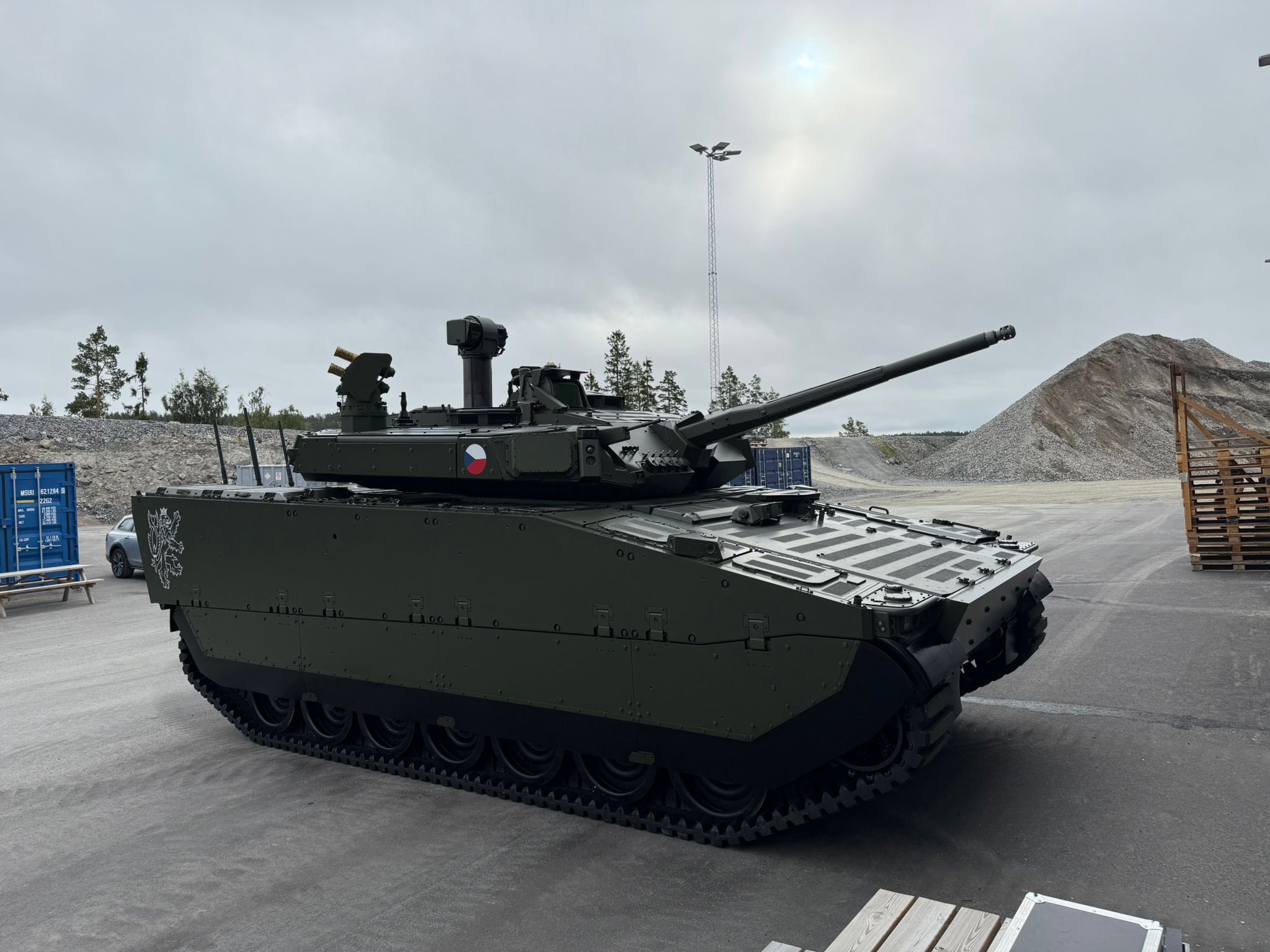 瑞典BAE Systems Hagglunds公司:交付捷克 瑞典BAE Systems Hagglunds公司:交付捷克