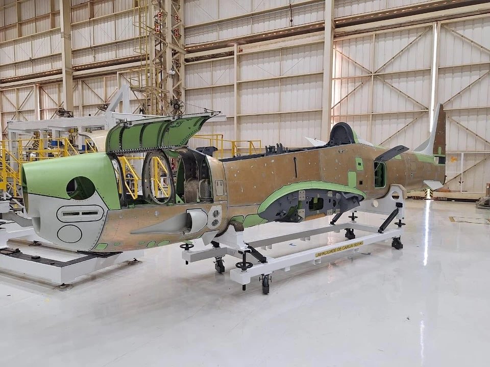 巴西Embraer公司:烏拉圭空軍首架A-29 Super 巴西Embraer公司:烏拉圭空軍首架A-29 Super