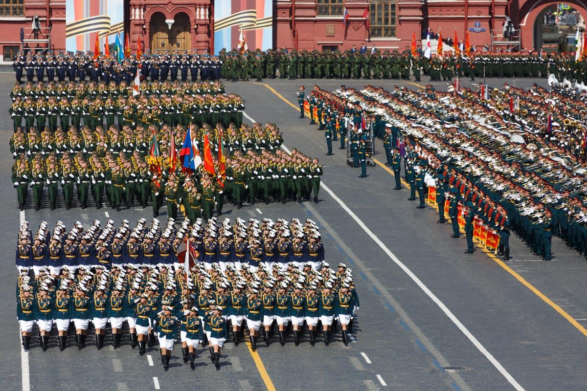 Когда состоялся военный парад на красной площади. Парад Победы 1995 Поклонная гора. Парад Победы 1995 года на красной площади в Москве. Парад Победы 1995 Победы красная площадь. Военный парад в Москве.