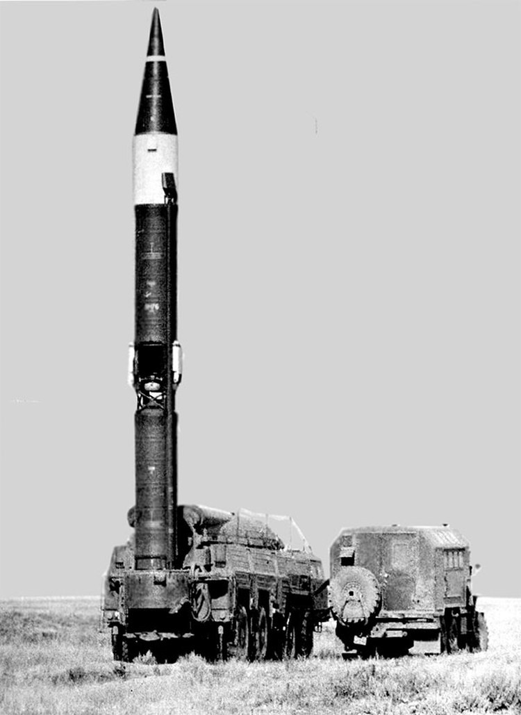 Баллистическая ракета с 200 дальность. Ракетный комплекс 9 к 76 темп с. Баллистическая ракета темп-2с. Темп-2с ракетный комплекс. 9к76 темп-с.
