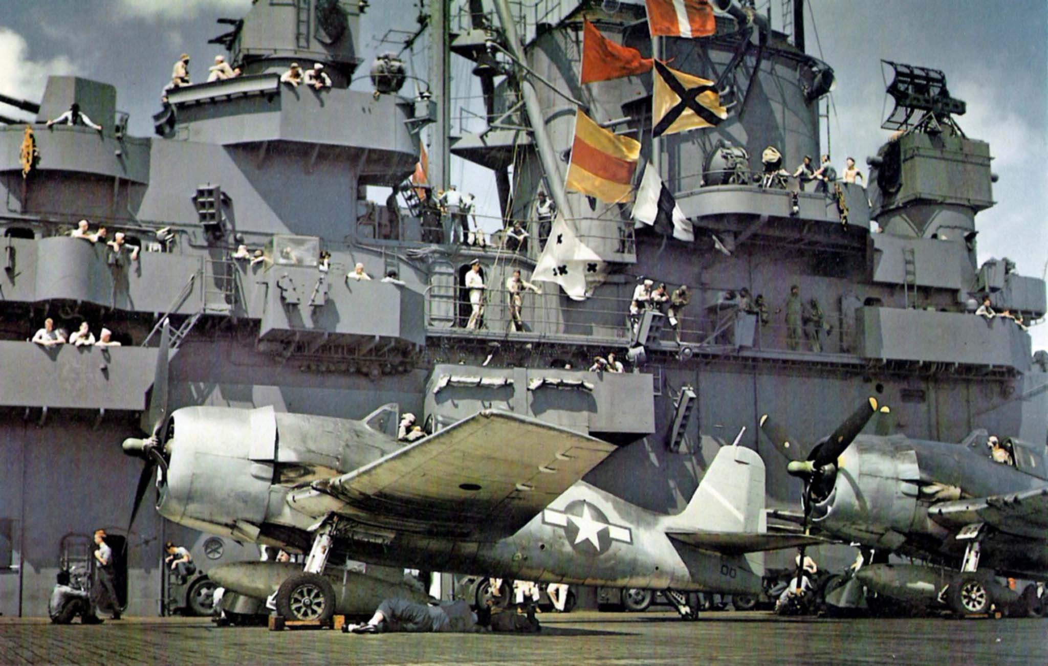 Военные флоты второй мировой войны. Авианосец Йорктаун 1943. USS Yorktown CV-10. Йорктаун авианосец второй мировой. Авианосец Эссекс CV-9.