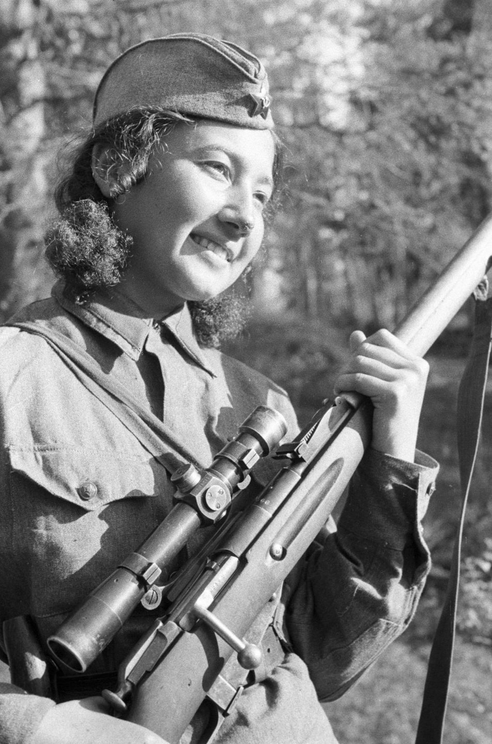Легендарная женская. Зиба Ганиева снайпер. Женщины Снайперы Великой Отечественной войны 1941-1945. Зебо Ганиева.