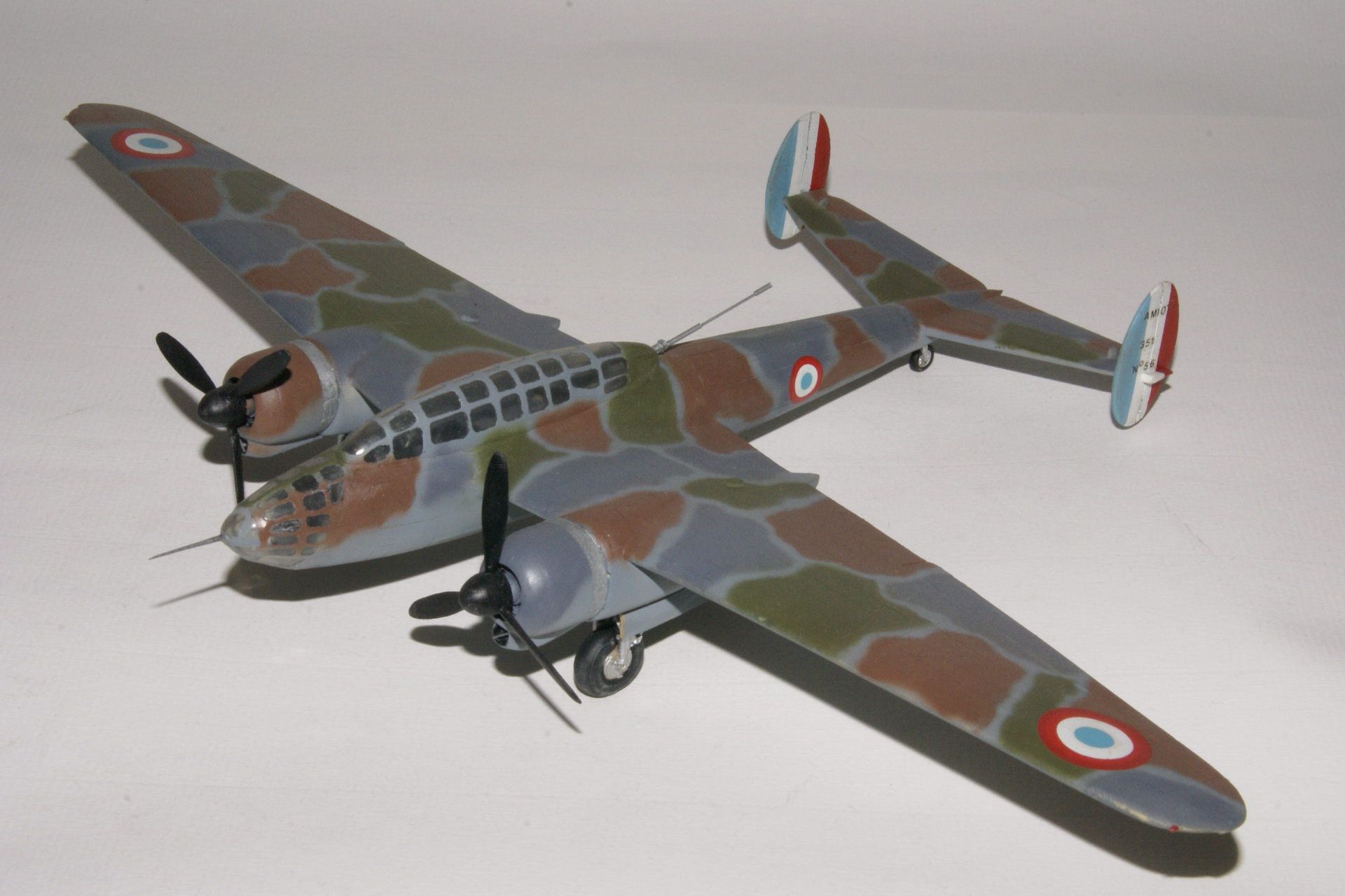 Amiot 351. Amiot 351. Бомбардировщик amiot-354 b4. Б1 351. Б1 351.