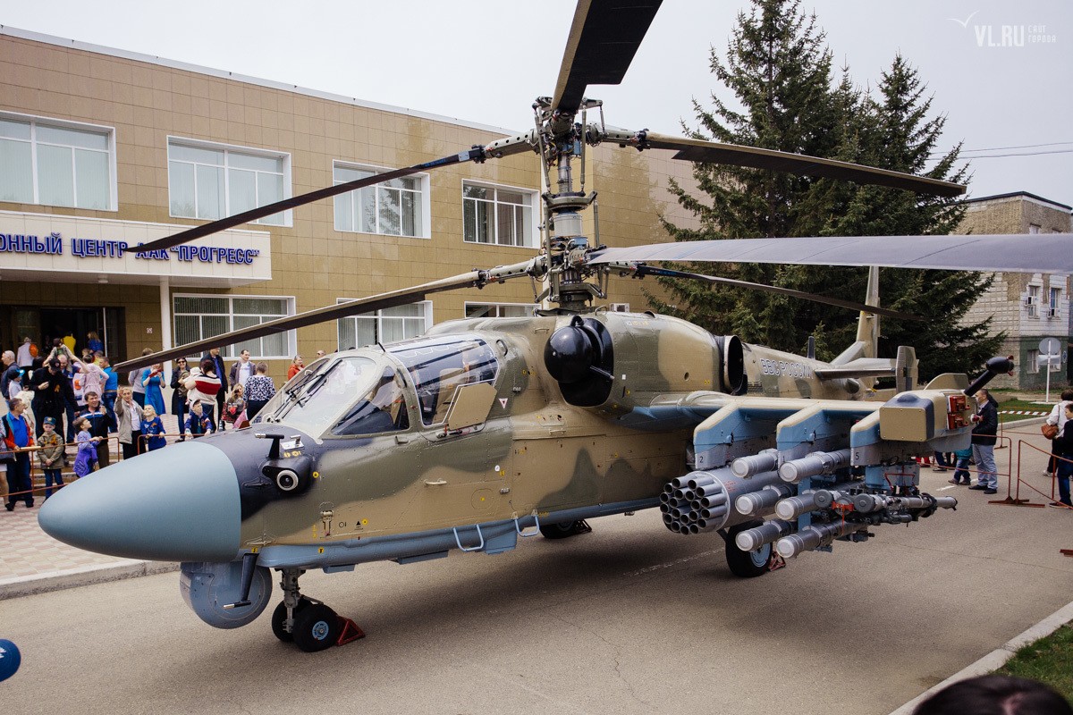 Арсеньев памятник ми 24. Памятник ми 24 в арсеньеве. Арсеньев вертолеты. Ка-52 арсеньев. Вертолет арсеньев памятник.